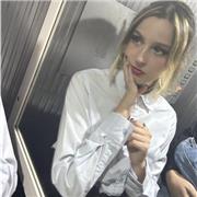 Madrelingua Inglese che offre lezioni online e in presenza